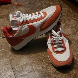 Nike Tailwind Size 7.5 Mens